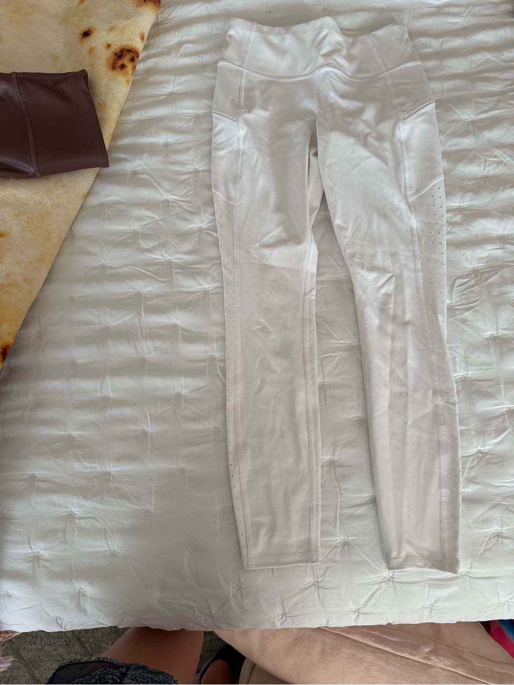 Athleta white pants with side pockets